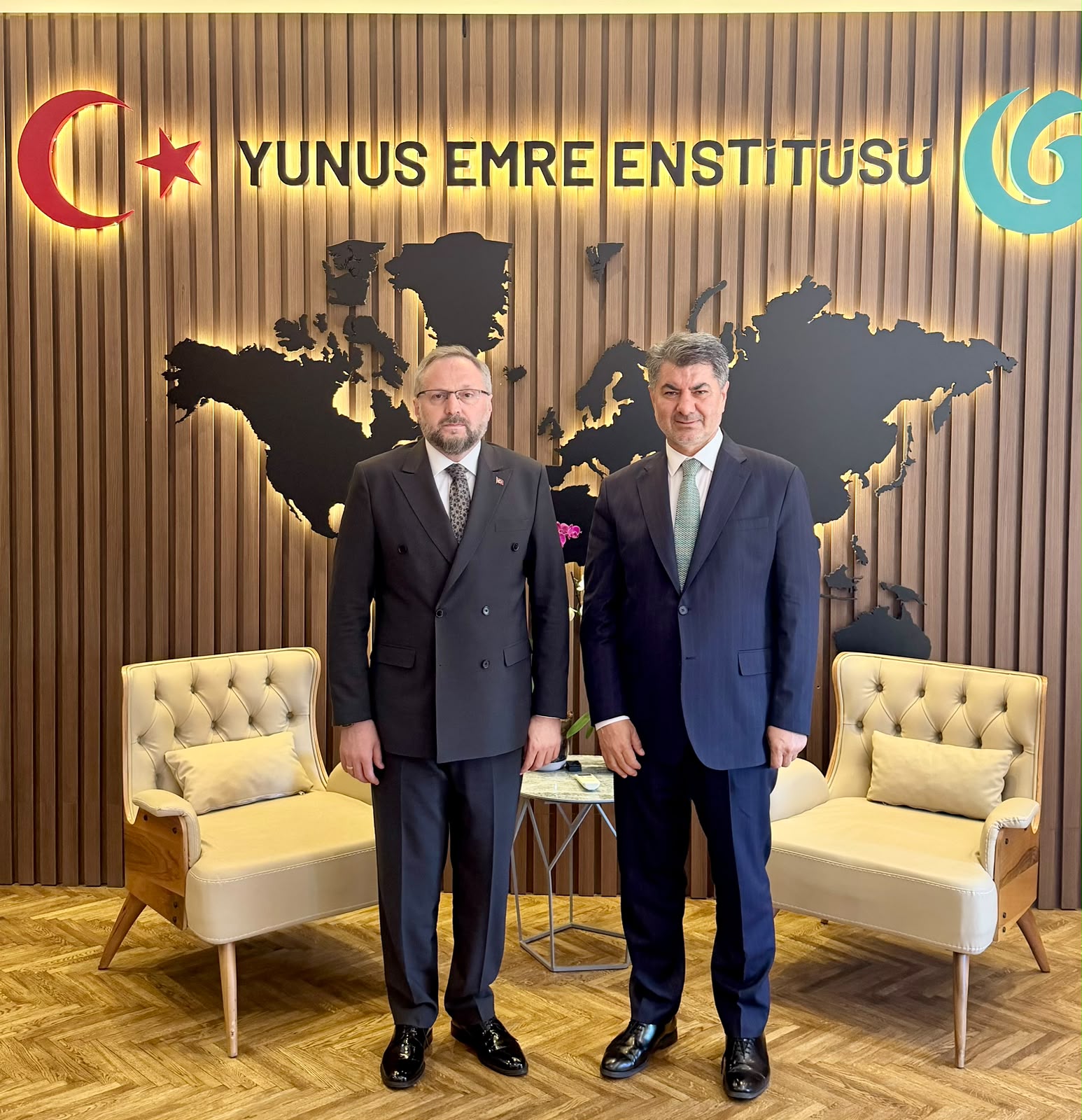TÜİB sədri Hüseyin Büyükfırat Prof. Dr. Selim Argunu ziyarət edib.